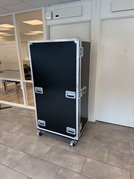 Gisk-12 Gitarskap for 5 stk Elektriske gitarer / Elektriske basser